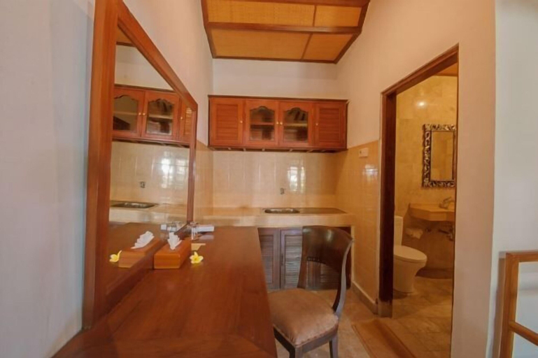 Dining Room 29