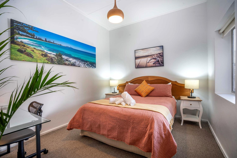 One-Bedroom Apartment on Summer, Orange
