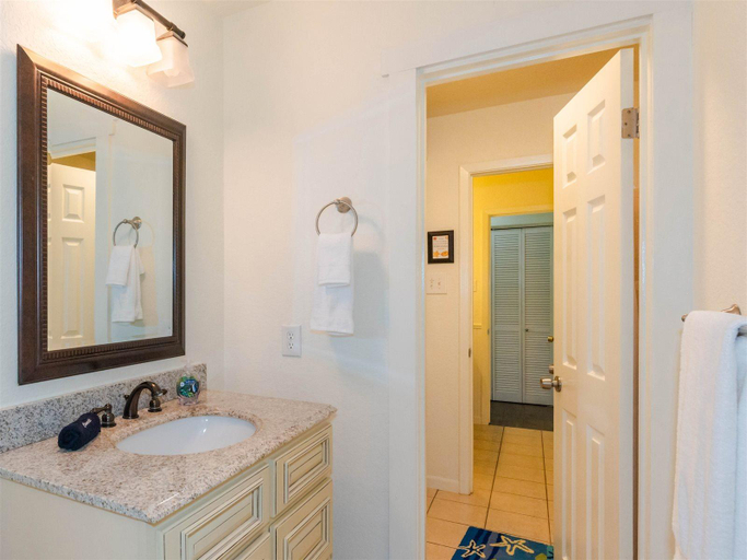 Bathroom 4, Tejas Tides, Aransas