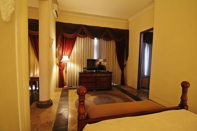 Bedroom 13