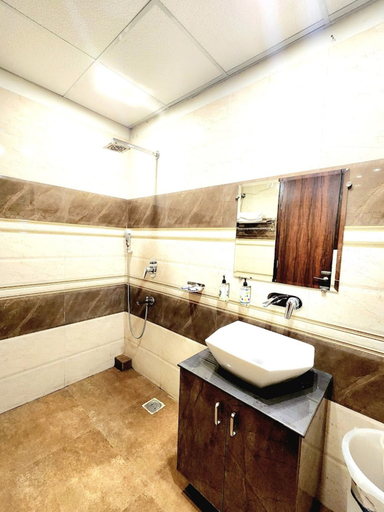 Bathroom 4, Pineberry Hotels Amritsar, Amritsar
