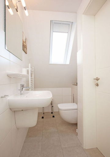 Bathroom 2, "levke" in Residence on the South Beach, Leer