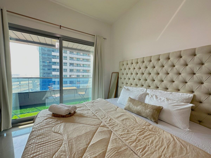 Others 5, Luxury Studio w/ BoHo Design and Balcony for 4 Pax, Dubai