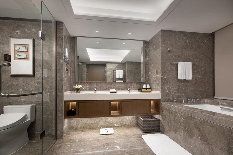 Bathroom 5, White Swan Hotel Taizhou, Taizhou
