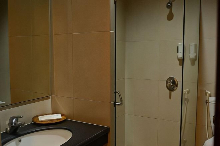 Bathroom 28