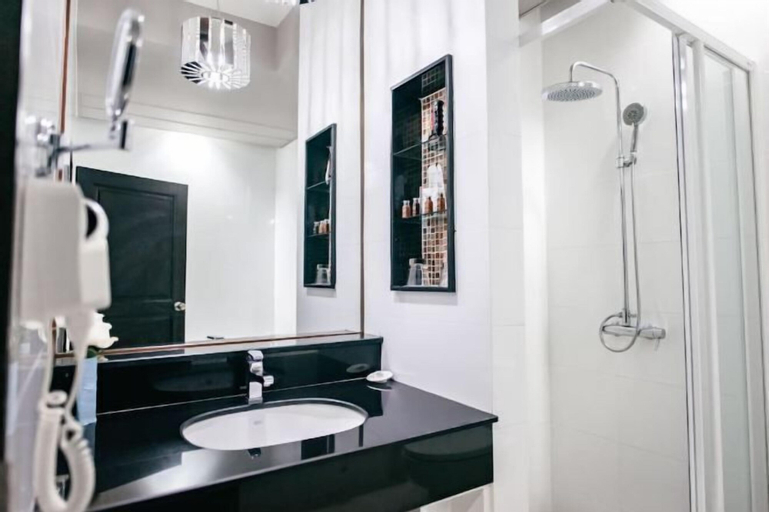 Bathroom 21