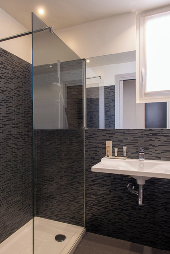 Bathroom 3, Hôtel Helussi, Paris