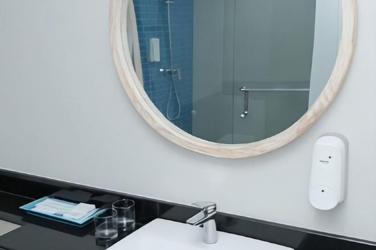 Bathroom 16