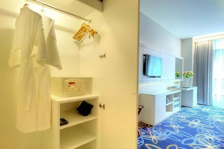 Bedroom 30