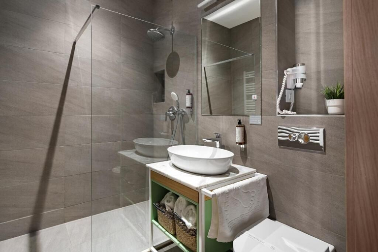 Bathroom 3, RIVA Mamaia Aparthotel, Constanta