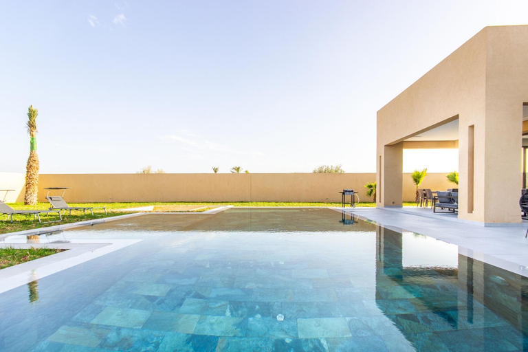 Others 4, Villa California, sans vis a vis, piscine Chauffee, Spa,, Marrakech