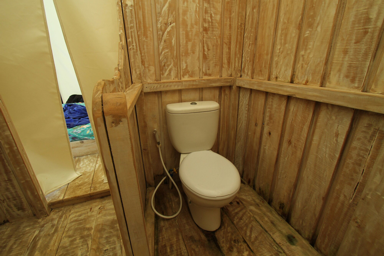 Bathroom 10