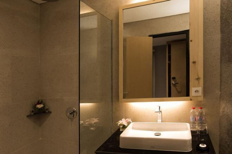 Bathroom 11