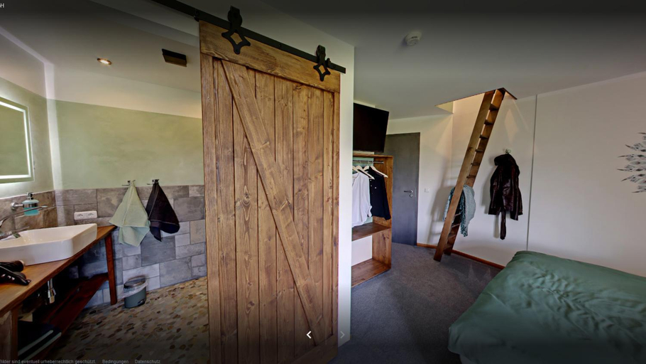 Bedroom 3, Brauhaisla, Hof