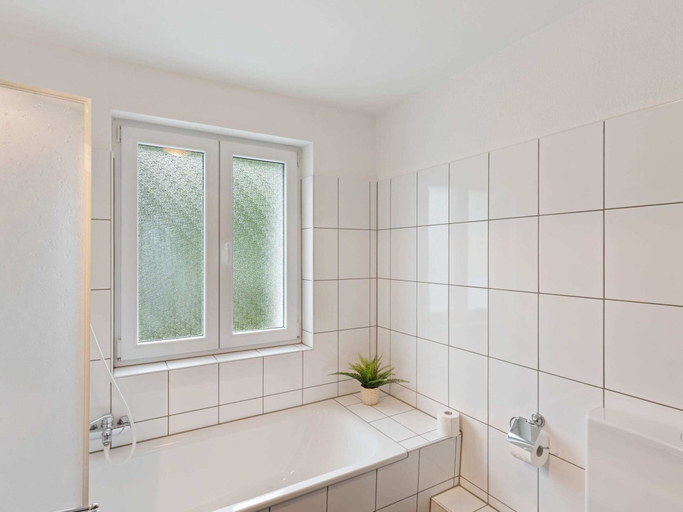 Bathroom 4, Schones Ferienhaus mit Terrasse, Hochsauerlandkreis