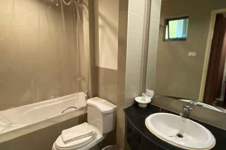 Bathroom 13