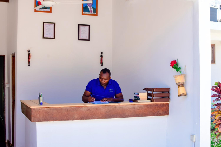 Public Area, Ondo House, Kaskazini 'A'