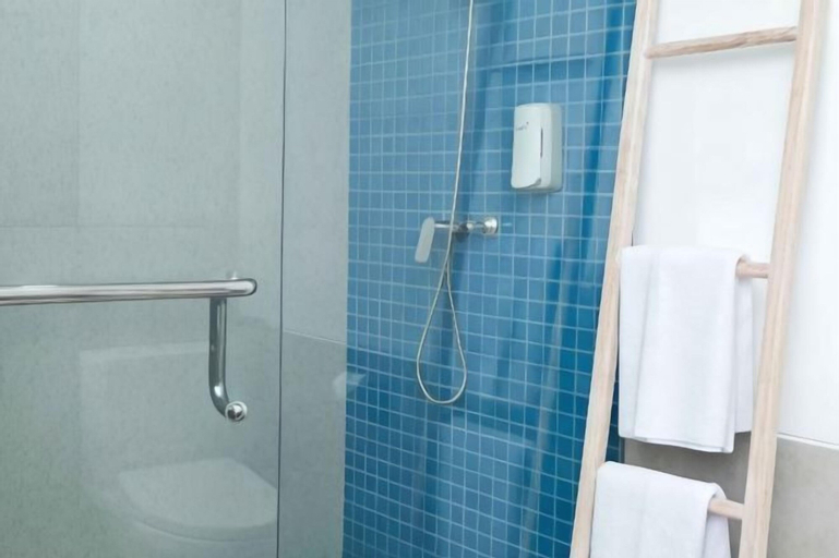 Bathroom 26