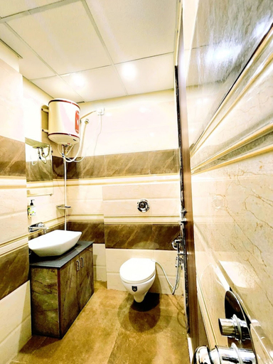 Bathroom 2, Pineberry Hotels Amritsar, Amritsar