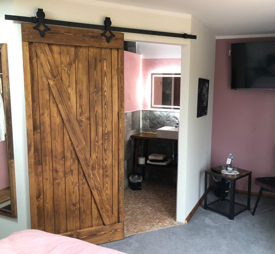 Bedroom 2, Brauhaisla, Hof