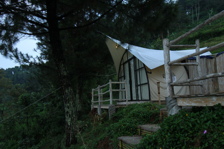 Exterior 1