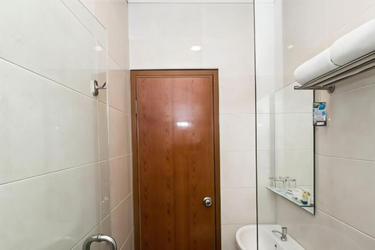 Bathroom 19