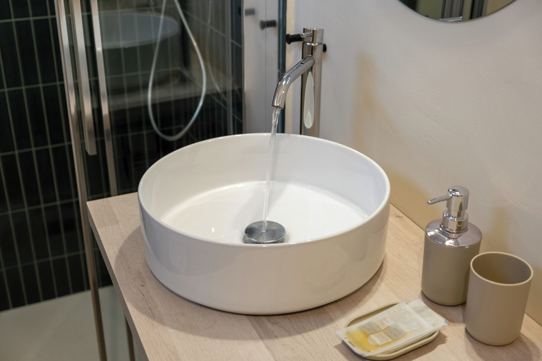 Bathroom 4, Residence Ferraud, Torino