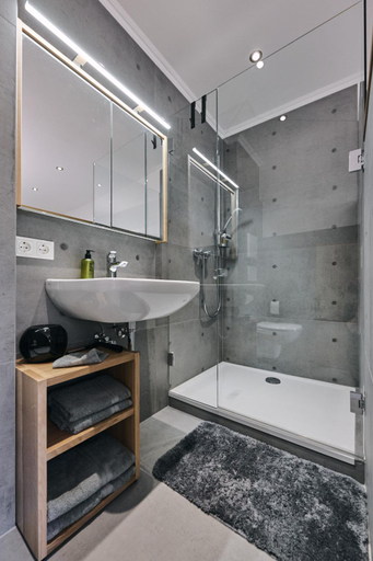 Bathroom 2, G17 Apartments, Innsbruck