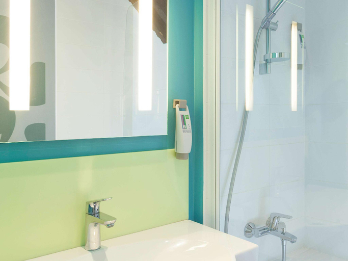 Bathroom 9