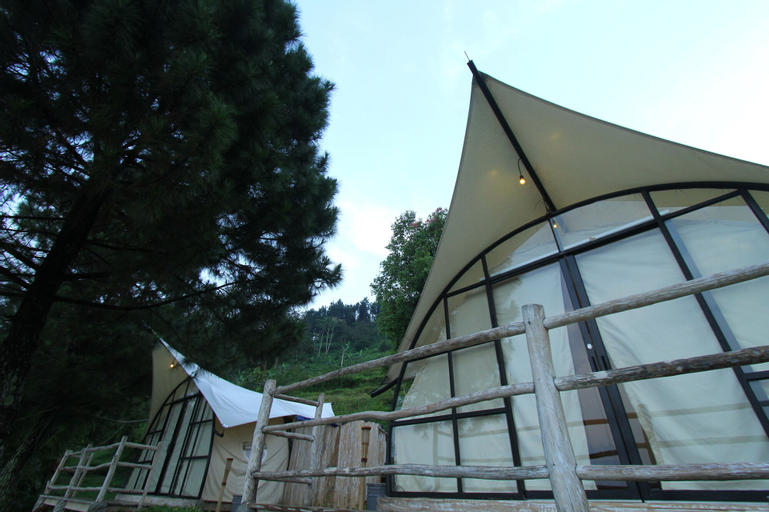 Exterior 6