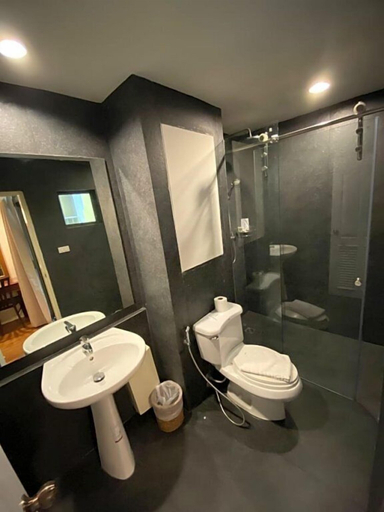 Bathroom 27