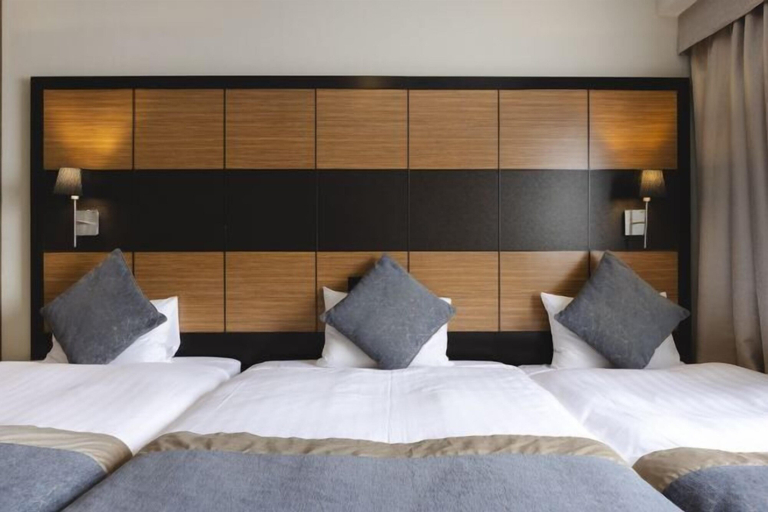 Bedroom 25