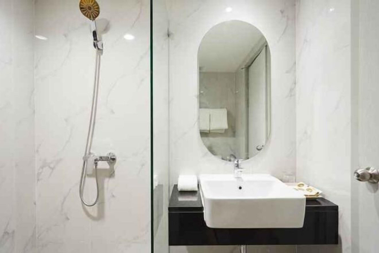 Bathroom 30