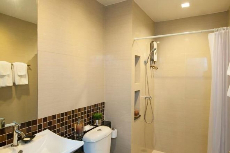 Bathroom 13
