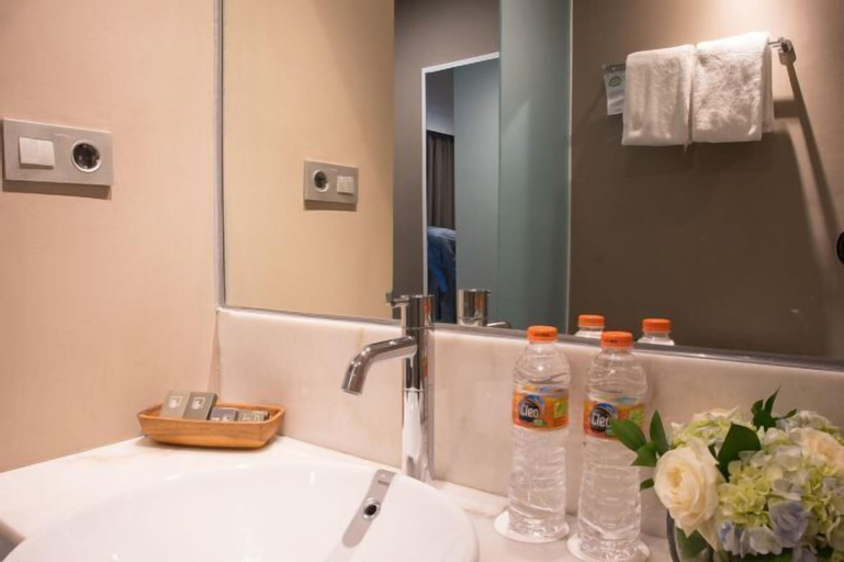 Bathroom 19