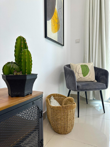 Others 4, Luxury Studio w/ BoHo Design and Balcony for 4 Pax, Dubai