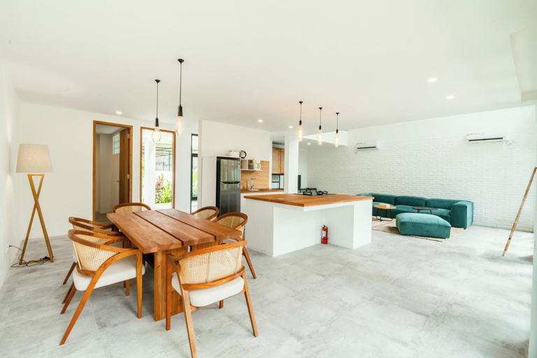 Dining Room 16