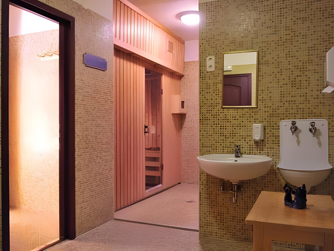 Bathroom 4, Hotel Kamilla, Balmazújváros