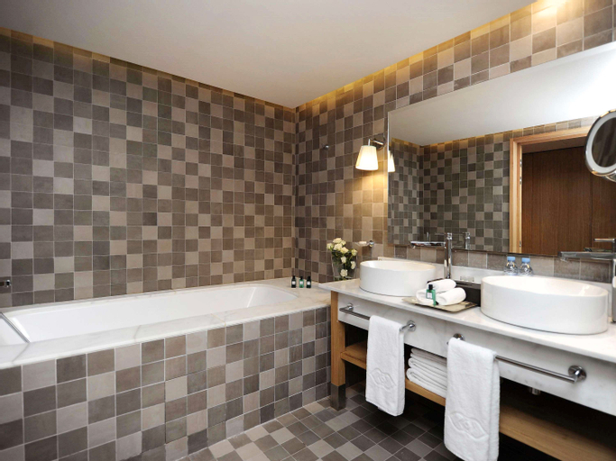 Bathroom 4