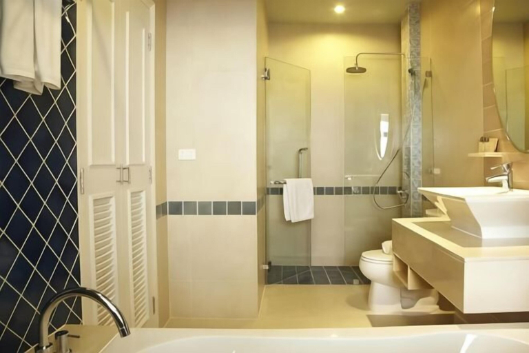 Bathroom 9