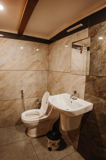 Bathroom 3, Venice Premium Houseboats Alleppey, Alappuzha