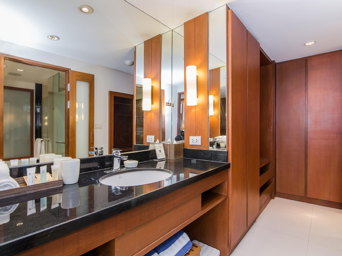 Bathroom 9