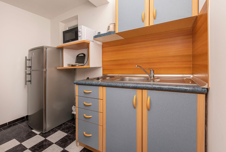 Others 4, Apartments Villa Milas With Pool, Dugi Rat