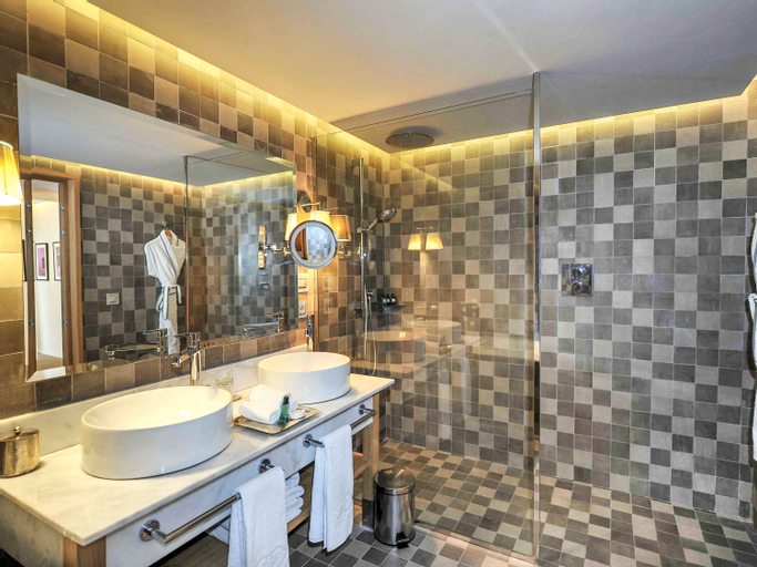 Bathroom 3