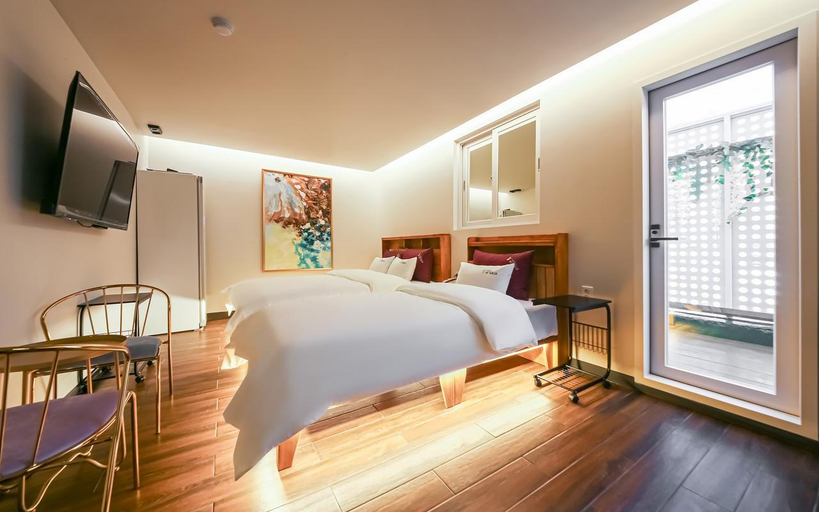 Bedroom 2, Hotel Yeogijoa, Buk