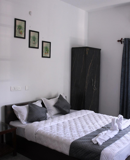 Bedroom 3, Sizzling Inn Pondy, Viluppuram