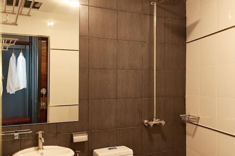 Bathroom 21