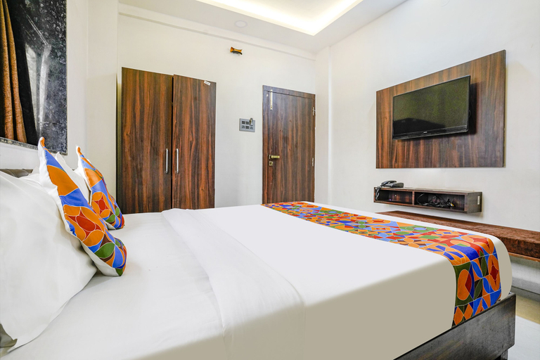 Bedroom 2, Fabhotel The Regal Inn, Nashik