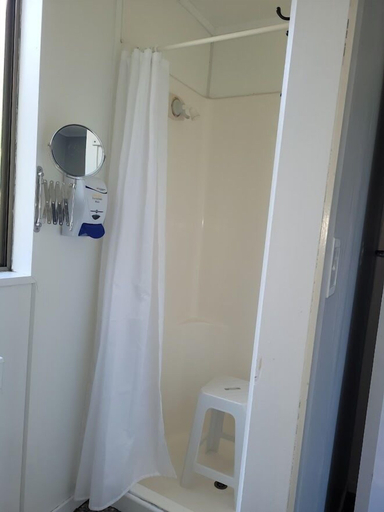 Bathroom 5, Dickson Holiday Park, Thames-Coromandel