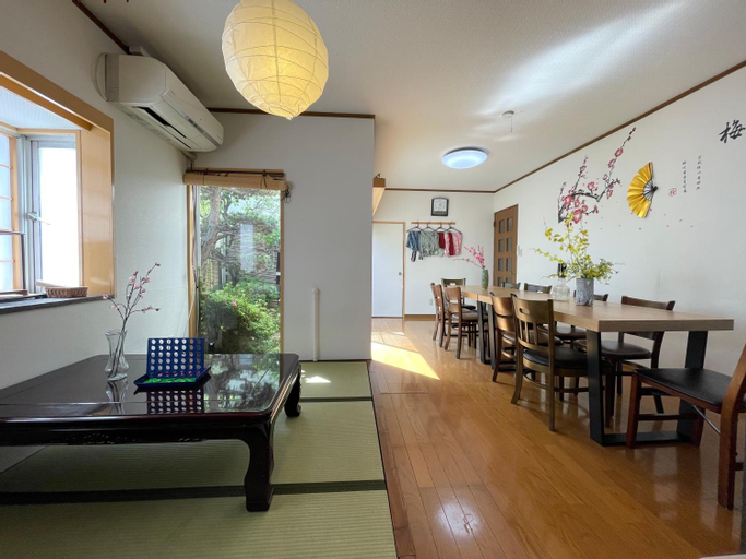 Restaurant 12